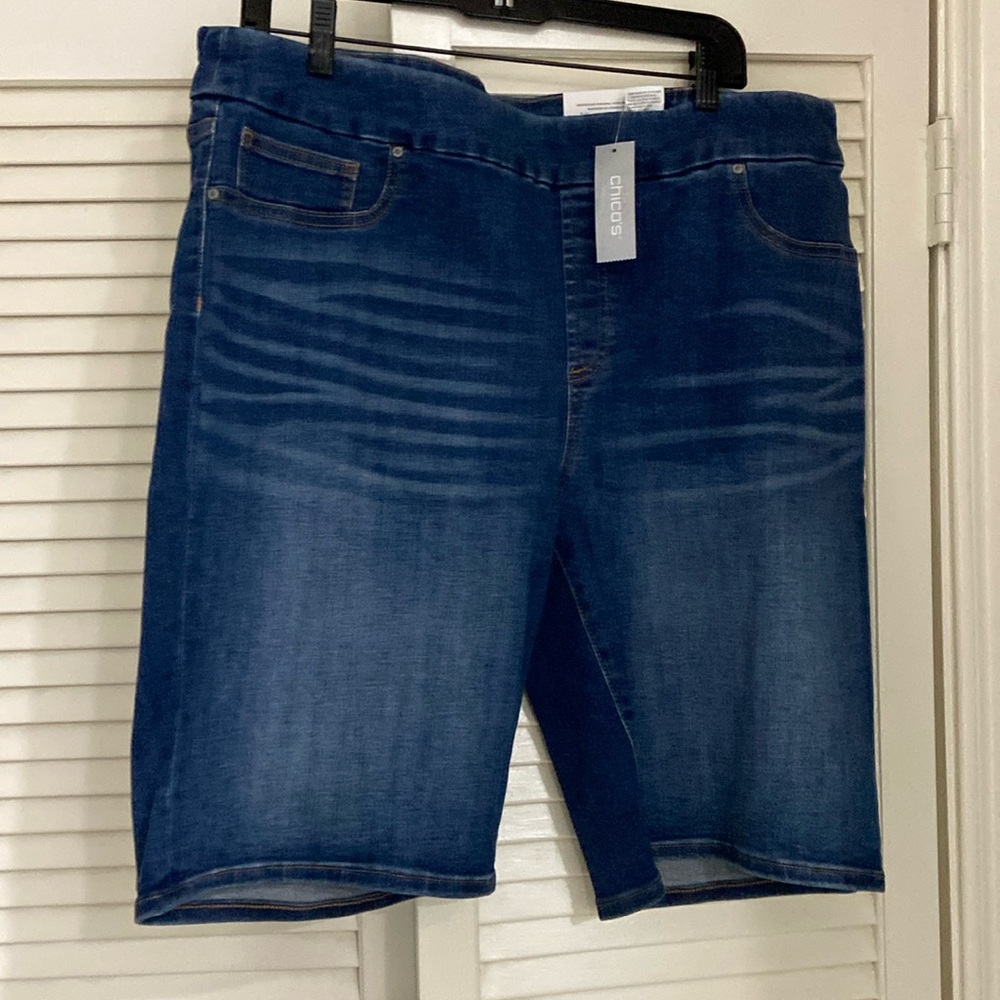 Chico’s Pull In Denim Shorts